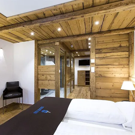 Crusch Alba Hotel 3*