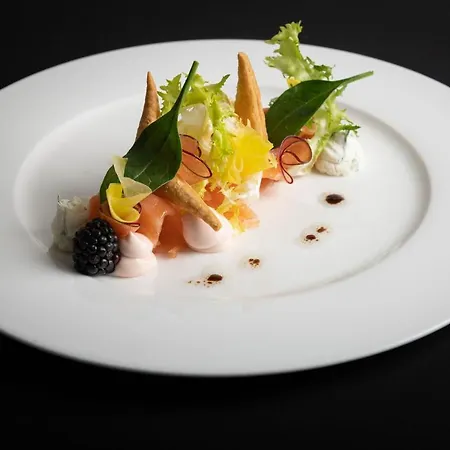 策尔内茨克劳斯酒店 酒店 策尔内茨