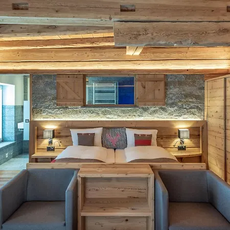 酒店 策尔内茨克劳斯酒店