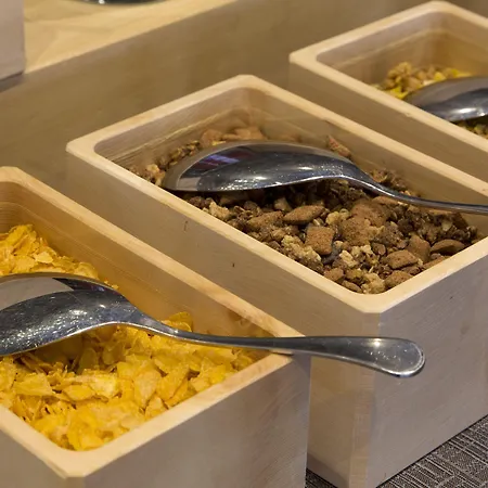 策尔内茨克劳斯酒店 酒店 策尔内茨