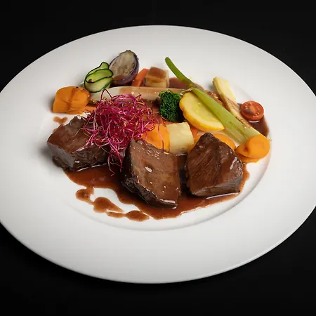 策尔内茨克劳斯酒店