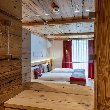 Crusch Alba Szálloda 3*