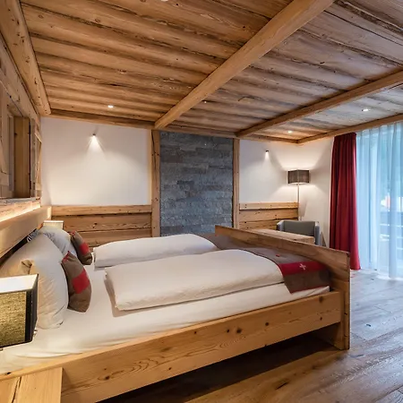 Szálloda Crusch Alba 3*