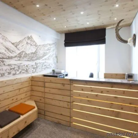 Szálloda Crusch Alba 3*